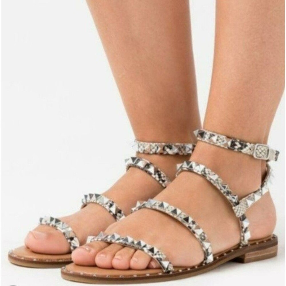 Nicole Miller NY Sandals Women 7.5 Tanny Animal Print Studded Spiked Gladiator